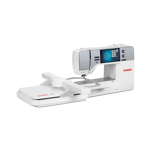 BERNINA B 770 QE PLUS N&auml;h- und Quiltmaschine mit grossem weissen Stickmodul, Farb-Touchscreen und modernem Design vor schwarzem Hintergrund image number